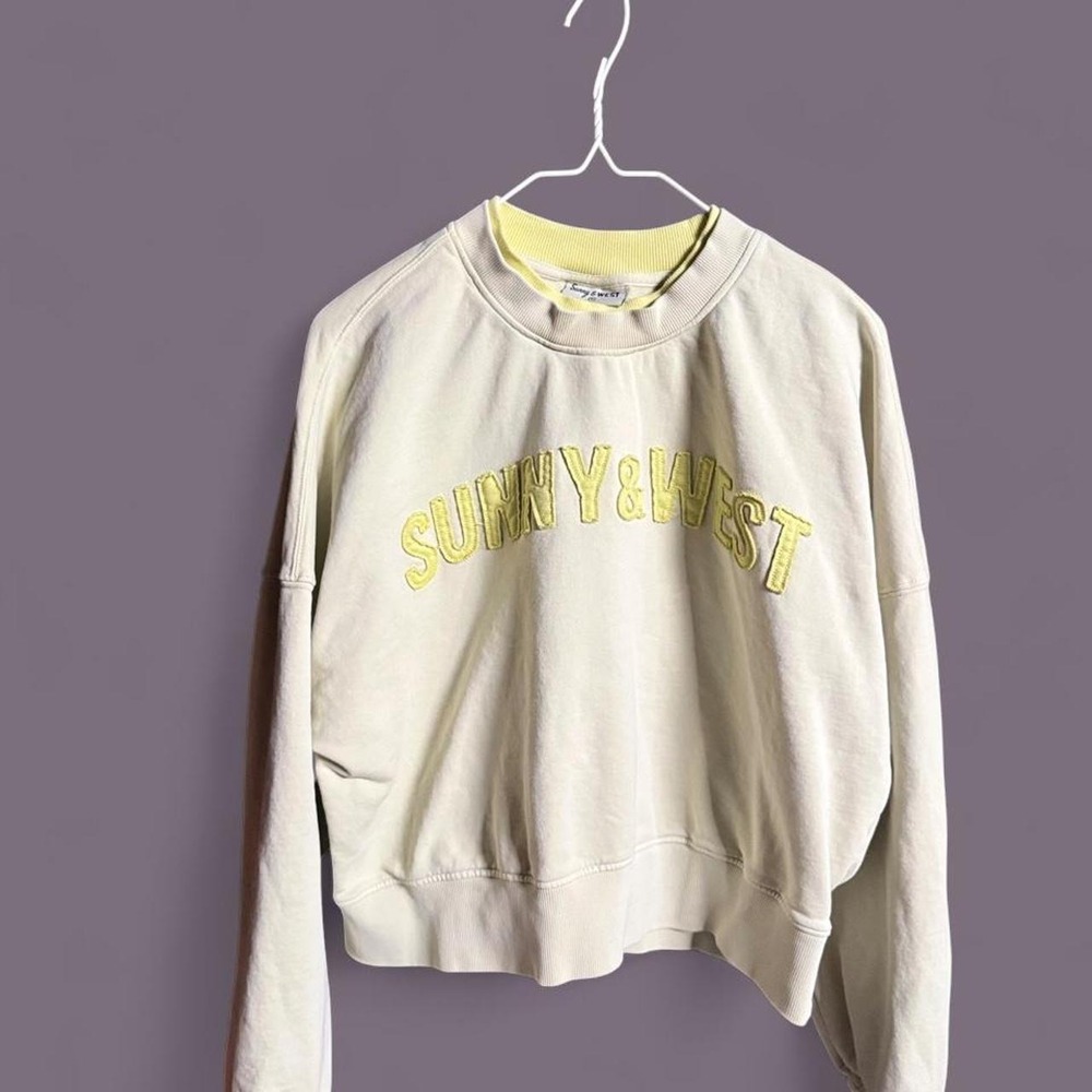 Sunny & West Cream Yellow Embroidered Sweatshirt Medium Preppy Crewneck
